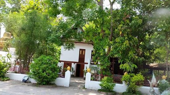 In diesem Haus leben die Moenche des Klosters.