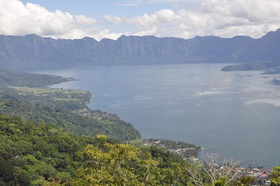 Blick auf den Maninjau-See
