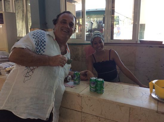 Es gibt hier schon bildhübsche Mädchen