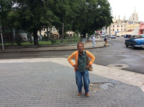 Zigarren rauchende Lady