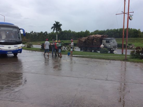 Die fliegenden Händler...in den Kisten sind Brötchen...