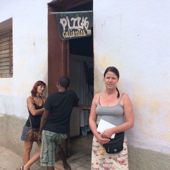 Hier gibts Pizza--aber nur ganz kurze Zeit--nachdem wir unsere hatten,hat er wieder geschlossen