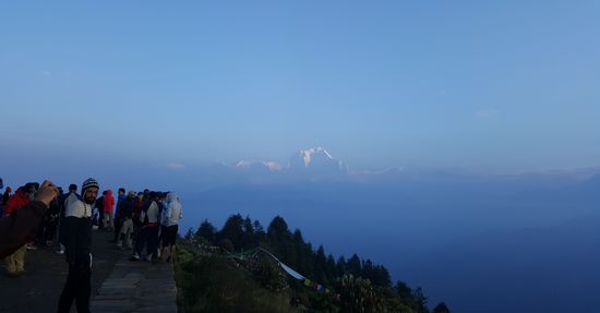 Aber den noch, gemeinsam mit vielen anderen genießen wir den Anblick auf das Dach der Welt.