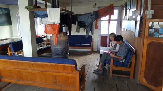 Der Ofen im Guest House: noch trocknet hier die nasse Wäsche vom Vortag.