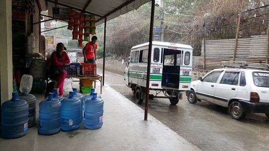 Nepal von seiner Fortschrittlichen Seite: ein Elektromobil.