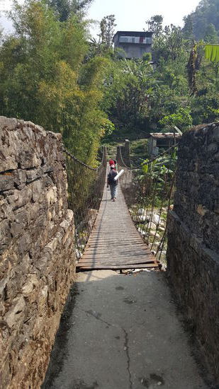 Unsere erste Hängebrücke...