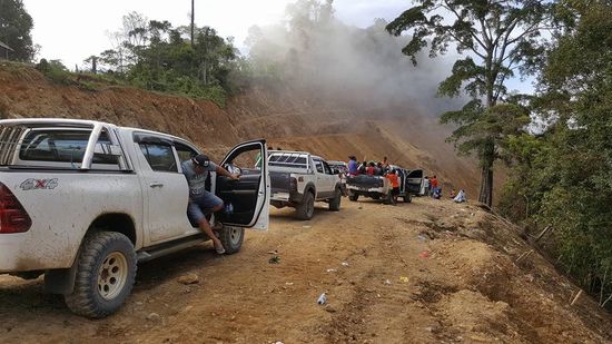 Die Autoschlange wird immer länger...man kann sich mal wieder die Zeit mit Selfies vertreiben...