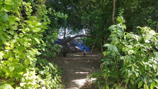 Naja, nun haben wir noch etwas Gutes an dem ganzen Unglück und lernen diese schöne Insel kennen