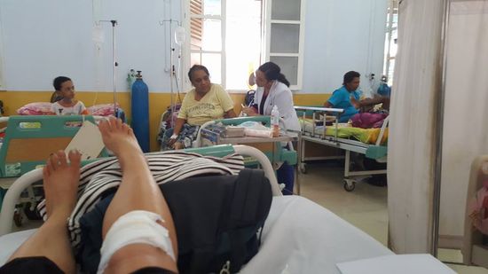 Wenn mal etwas diskretes abgewickelt werden muß, dann muss man umständlich diesen wackligen speckigen Sichtschutz heranholen und aufstellen