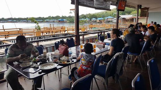 Viele Leute, viele Gruppen