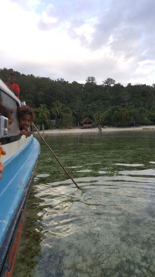 Da ist Kri Island--hurra!