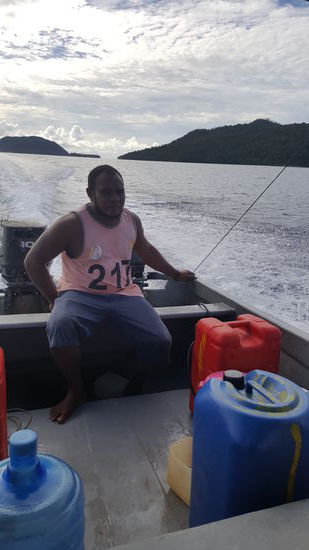 Er macht mit uns die Tour. Er kann auch freundlich gucken, wenn er will