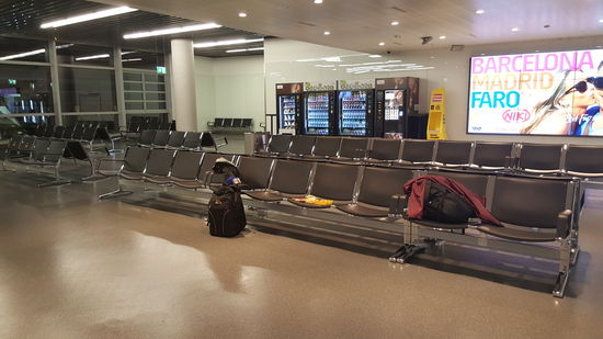 Das menschenleere Gate  ...