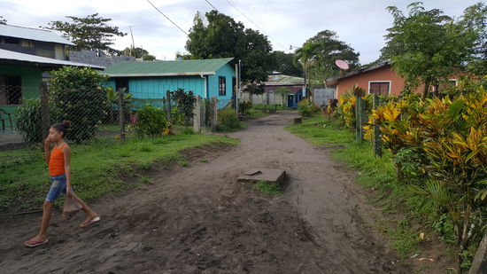 Am nachmittag laufen wir noch einige Runden durchs Dorf