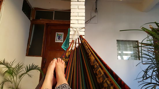 Ich nutze die Hängematte vor unserem Zimmer--der Hof ist angenehm schattig