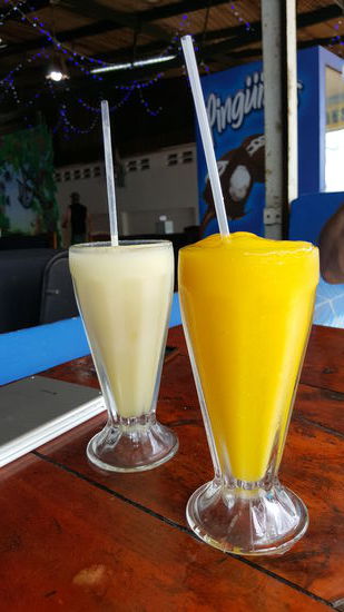 Mango- und Ananassaft