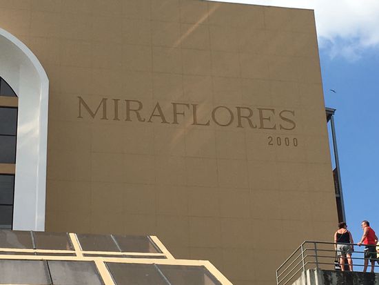 Hier sind die Plattformen und das Museum