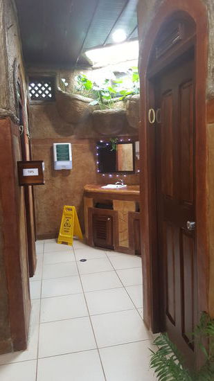 Wie alles auch die Toiletten noch weihnachtlich dekoriert