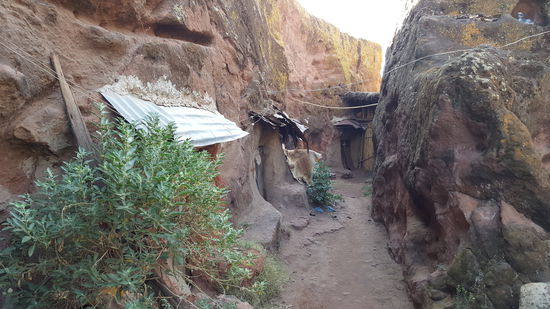 Es gibt noch mehr Wohnhöhlen..