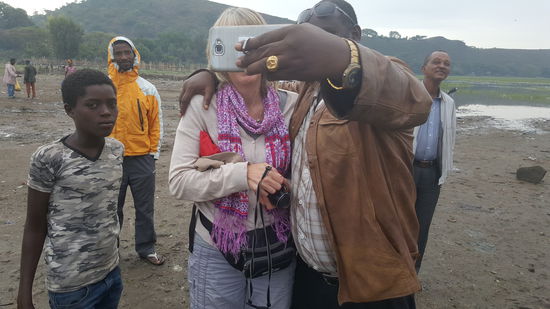 Hoffentlich bekommt Ines ein Stück Seife oder 10 Birr für das Foto...