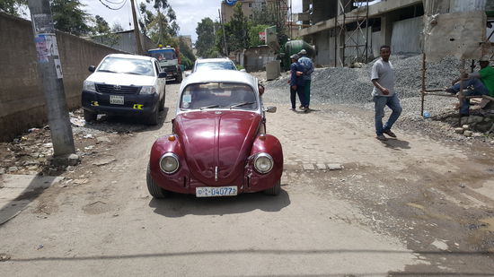 Ab und an sieht man mal einen Käfi....die einzigen von VW die es hier offenbar gibt...