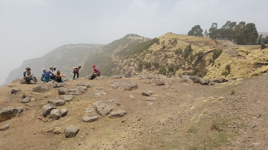 Dann ist endlich mal wieder Rast. Wir wollen heute bis auf 3250m gehen und wir sind gespannt, wie es uns damit geht.