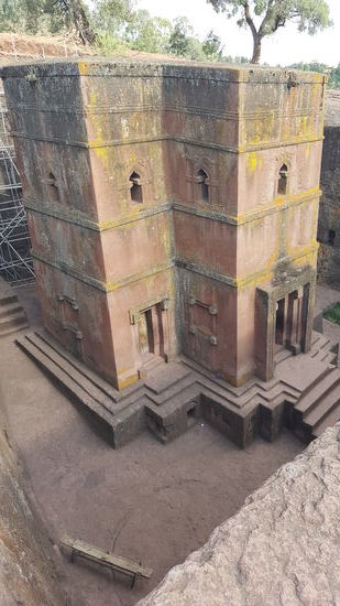 Wir klettern auch runter zur Kirche