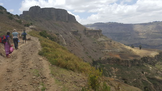 Um den Berg müssen auch noch herum wandern.