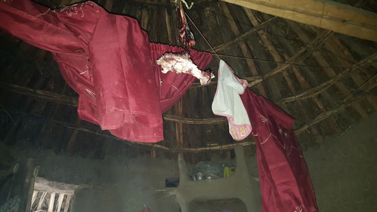 Da oben hängt das Schafsfleisch...