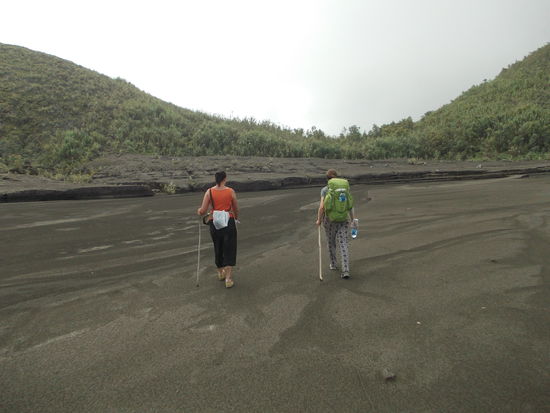 Meine liebe Thalia schleppt unser ganzes Gepäck--gestern schon hinauf und heute wieder runter...
