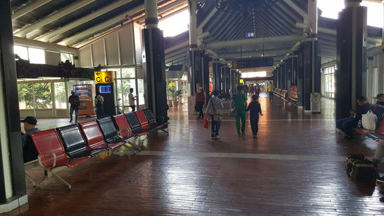 Hier ist alles picobello sauber. Auch draußen ist man ständig am wischen und fegen