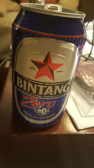 Da Ternate zu 90% muslimisch ist, gibt es überhaupt keinen Alkohol...dieses Bier schmeckt so wenig nach Bier wie nur irgendwas...