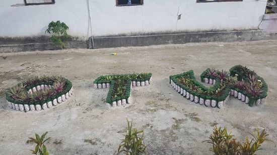 So kann man leere Bierflaschen auch sinnvoll verwenden..