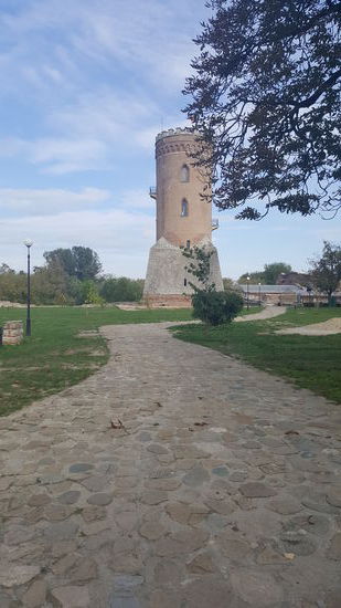 Der Verteidigungsturm im Chindia Park-da die Zeit zu knapp ist , sparen wir uns die Besichtigung des Parks
