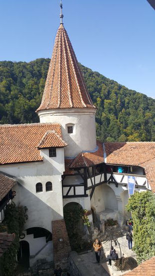 Blick aus einem der Fenster in den Schloßhof..