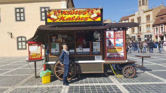 An diesem Stand kaufen wir uns etwas ganz Leckeres