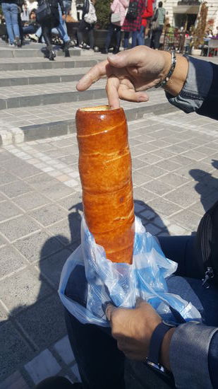 Außen süß und knusprig--innen weich und fluffig. Ein Gedicht!!!