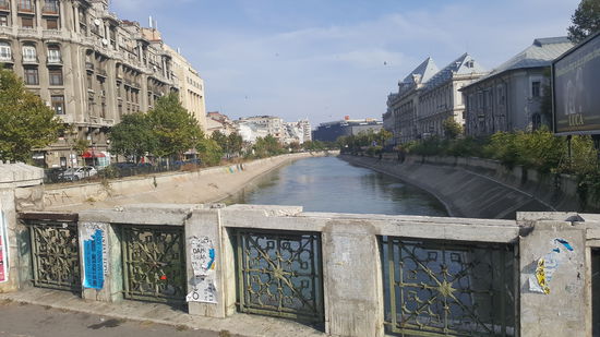 Blick von einer Brücke