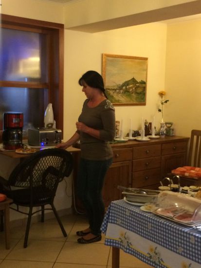 Selbstgemachte Marmelade, frische Brötchen--einfach köstlich alles!