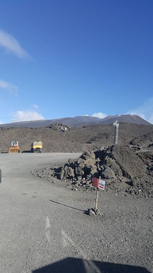 Wir parken unser Auto an einem der nahegelegenen Hotels bei der Kabinenbahn, so sparen wir die Parkgebühren