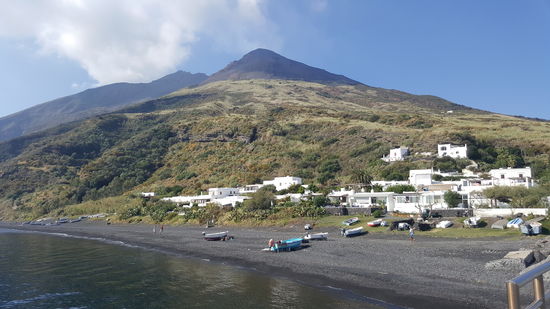Beim Ablegen noch ein Blick auf den Stromboli...
