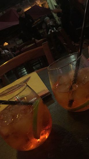 Auch wir setzen uns auf einen Aperol nach draußen....