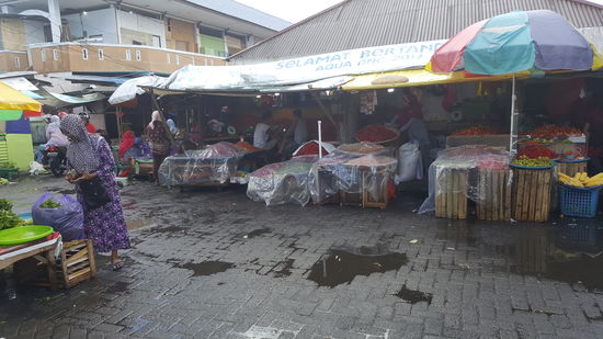 Die Verkäufe gehen weiter