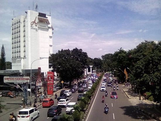 Alex geht in die mall und macht auch ein paar Fotos