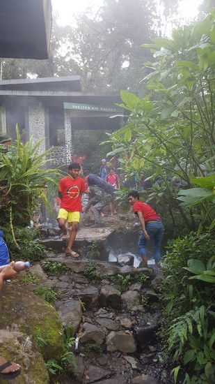 Zur Belohnung könnte es dann ein Bad in den heißen Quellen geben, aber ich verzichte erstmal