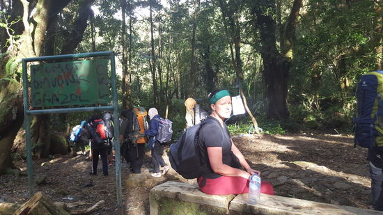 Nach. Stunden Aufstieg werde ich langsam müde...