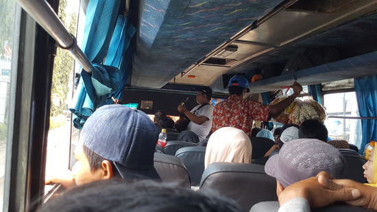 Oder auch mal Musiker, die klimpernd ein Stück mitfahren...