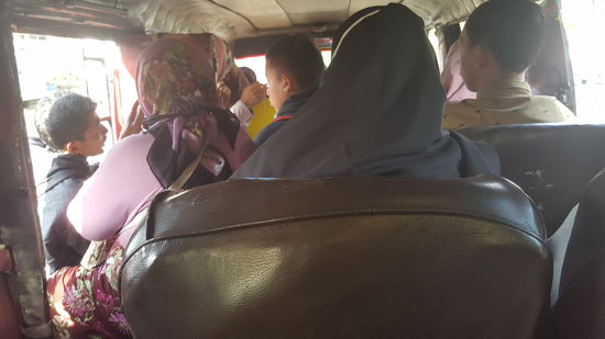 Es. Wird wieder so lange gewartet bis der Minivan gerappelt voll ist