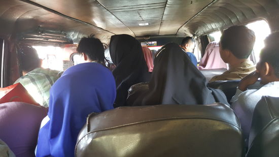 PROPPEVOLL!
Die Fahrt kostet 25.000 IDR p.P. -also sehr günstig