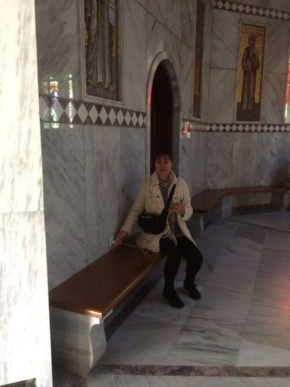 Hier, in der Kirche gibt es sogar Steckdosen....haha...